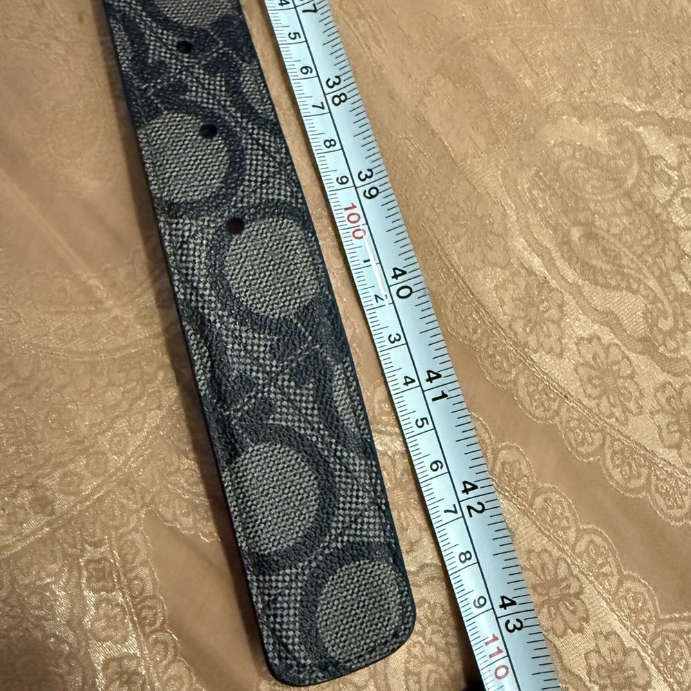 Salvatore Ferragamo Black Leather Belt - Picture 8 of 8
